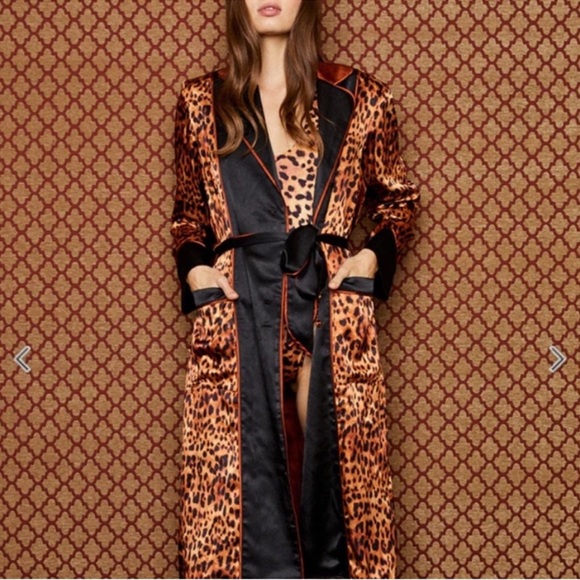 BNWT- We are HAH Solo Robe - Picture 5 of 13